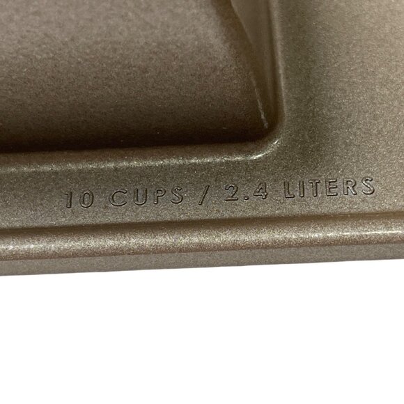 Nordic Ware Beehive Cake Pan 10 Cups 2.4L Cast Aluminum Nonstick Bakeware C107 - Picture 5 of 7